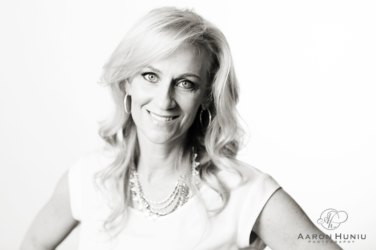 San_Diego_Corporate_Headshots_Photographer_Meyers_Black_and_White_Modern_007