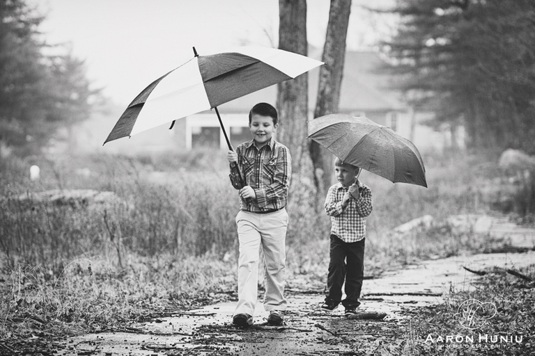 Rehoboth_MA_photographer_family_portrait_session_in_the_rain_Digirolamo_12