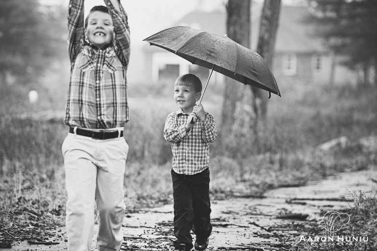 Rehoboth_MA_photographer_family_portrait_session_in_the_rain_Digirolamo_13