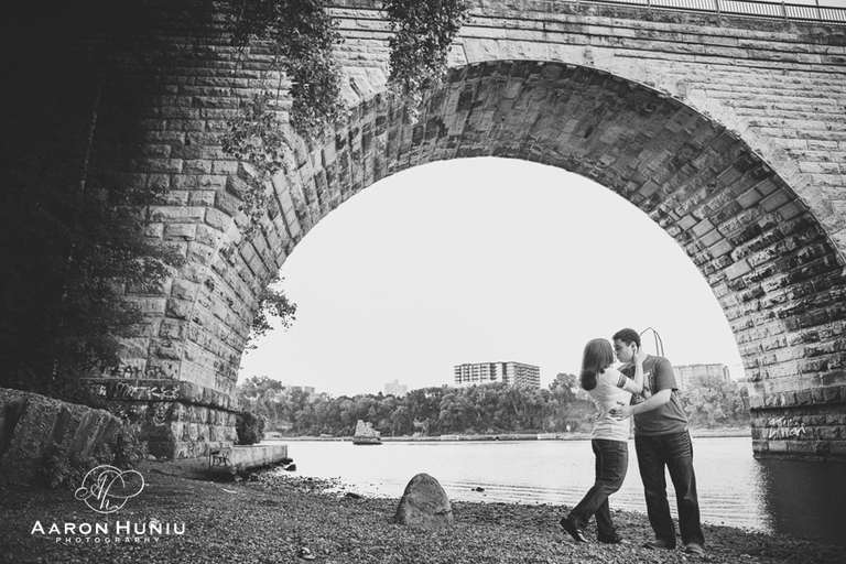 Minneapolis_Engagement_Session_Destination_Wedding_Photographer_Carly_Justin_13