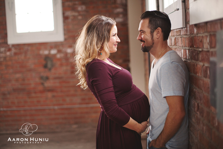 Jess_Maternity_Session_San_Diego_Photographer_828_Events_Liberty_Station_Aaron_Huniu_Photography_09