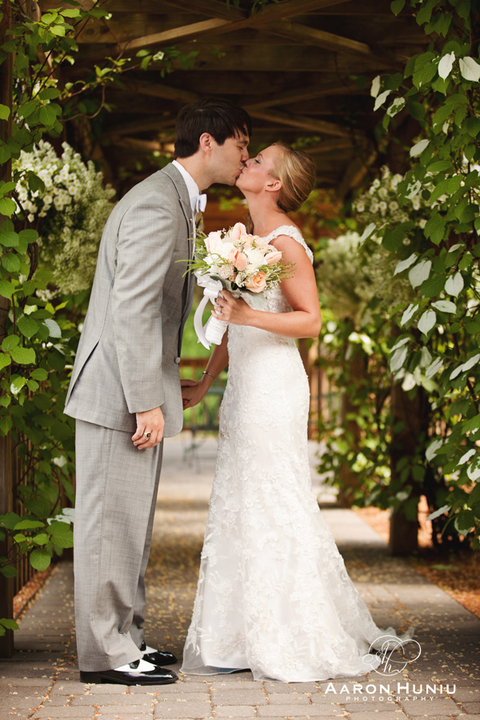 Zukas_Hilltop_Barn_Wedding_Boston_Wedding_Photographer_MA_Liane_Michael_015