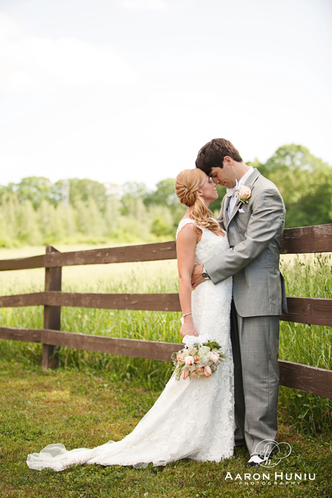Zukas_Hilltop_Barn_Wedding_Boston_Wedding_Photographer_MA_Liane_Michael_022