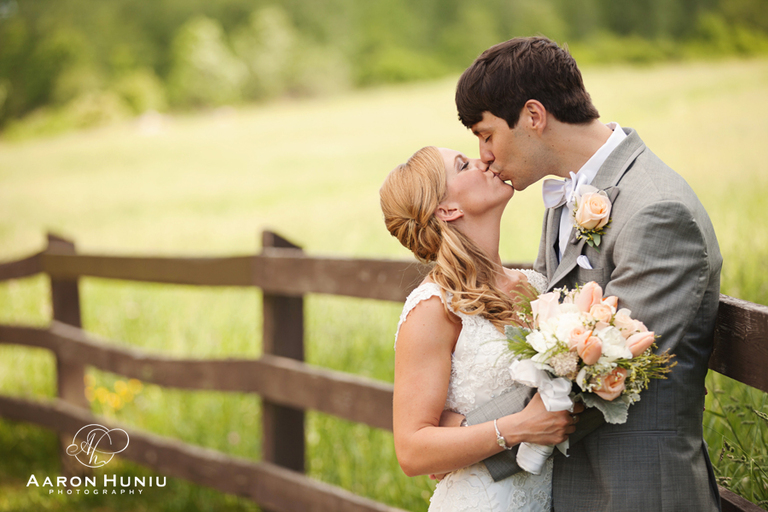 Zukas_Hilltop_Barn_Wedding_Boston_Wedding_Photographer_MA_Liane_Michael_024