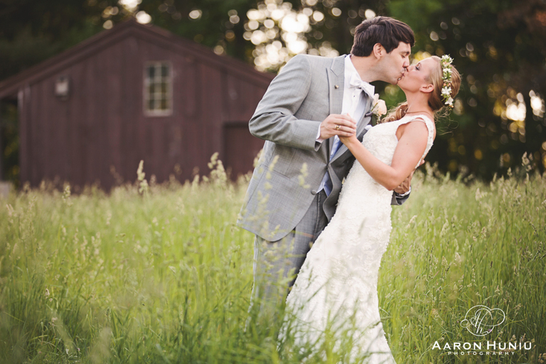 Zukas_Hilltop_Barn_Wedding_Boston_Wedding_Photographer_MA_Liane_Michael_076