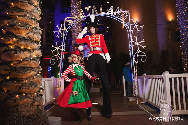 Holiday_Wonderland_Petco_Park_2015_Royal_Entertainers_18