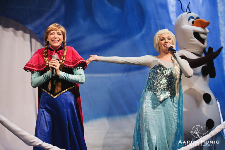 Holiday_Wonderland_Petco_Park_2015_Royal_Entertainers_27